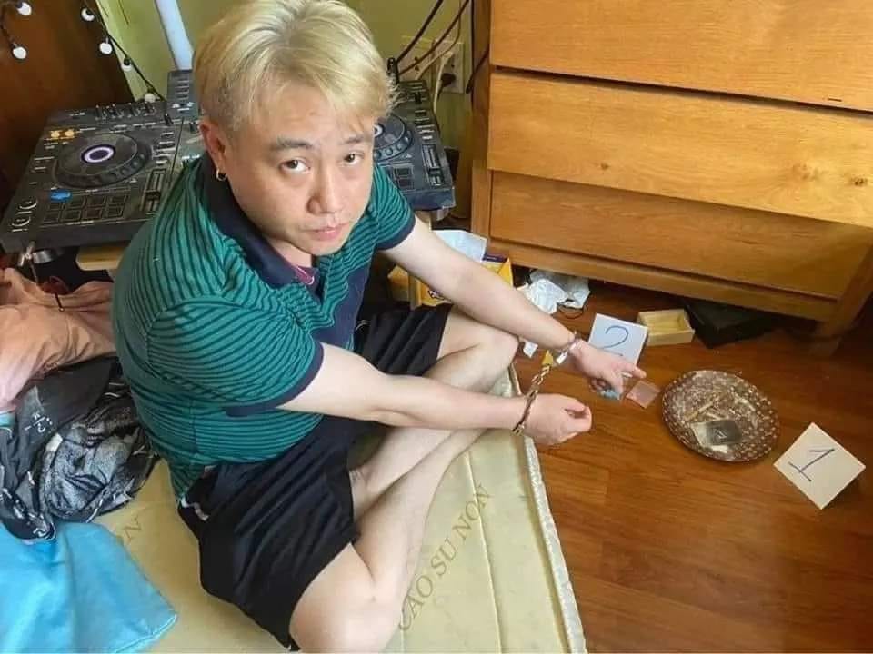 Cu-dan-mang-dong-loat-lam-1-viec-voi-ban-gai-huu-tin-sau-khi-biet-tin-nam-dien-vien-dung-chat-cam