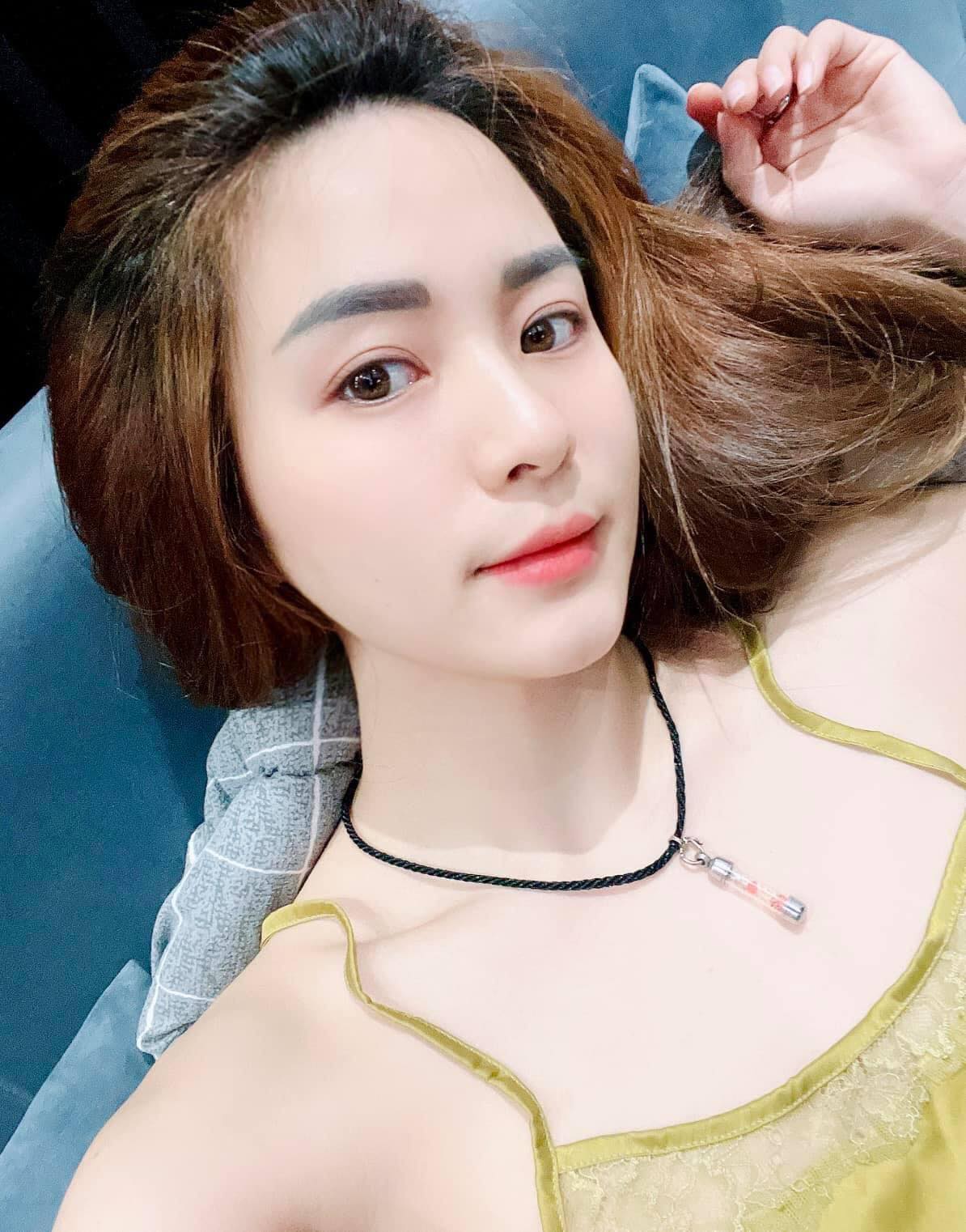 Cdm-do-mat-khi-con-gai-hoia-linh-dang-anh-tha-rong-vong-1-nhan-sac-doi-thuc-lan-at-ca-ngoc-trinh-3