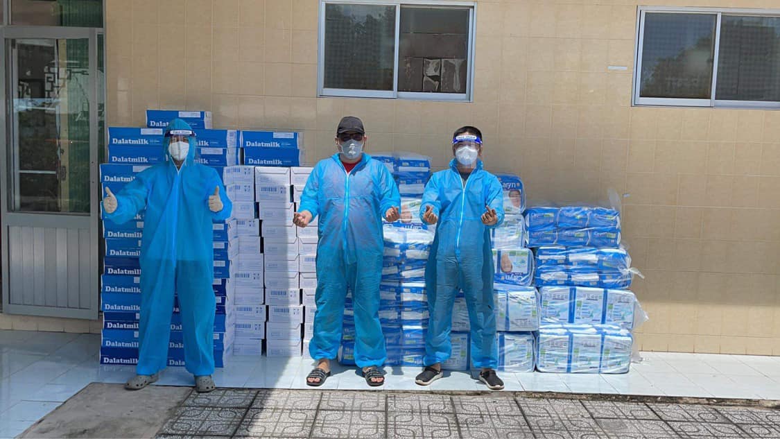 Cuong-do-la-nhan-con-mua-loi-khen-tu-cu-dan-mang-khi-co-hanh-dong-thuet-thuc-giua-dai-dich-covid-7