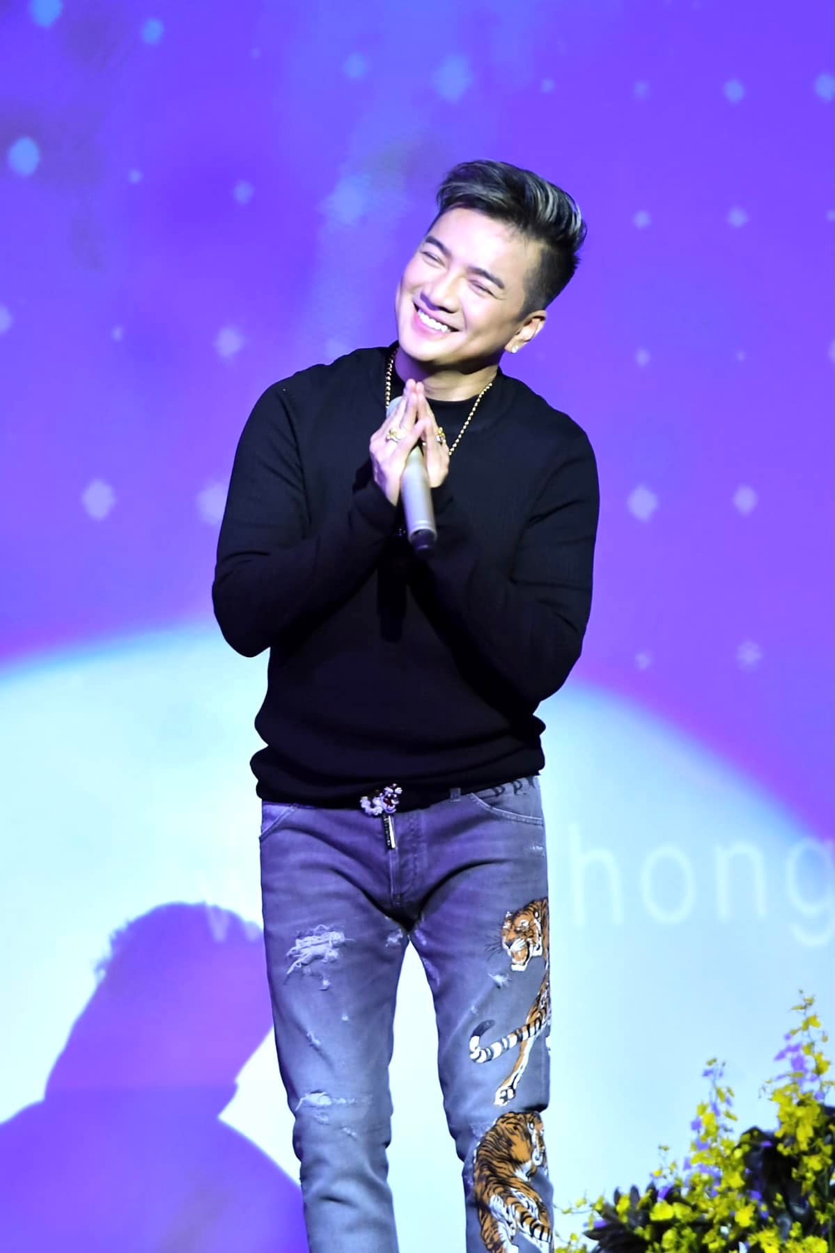 Dam-vinh-hung-co-tuyen-bo-cung-ran-to-ro-thai-do-khinh-bi-ve-nhan-vat-tu-nhan-minh-thong-minh