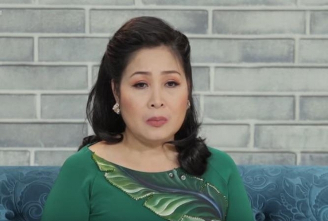 Tin-nong-trua-10-12-hong-van-dua-ra-thong-bao-quan-trong-quyen-linh-bi-doi-no-ngay-tren-song-truyen-hinh