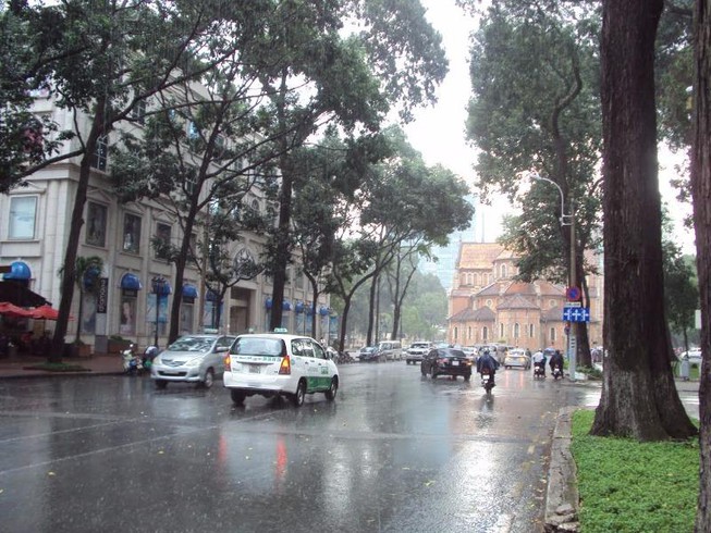 du-bao-thoi-tiet-tp-hcm-23-3-troi-mua-sau-nhieu-ngay-nang-nong-chi-so-tia-uv-o-muc-bao-dong