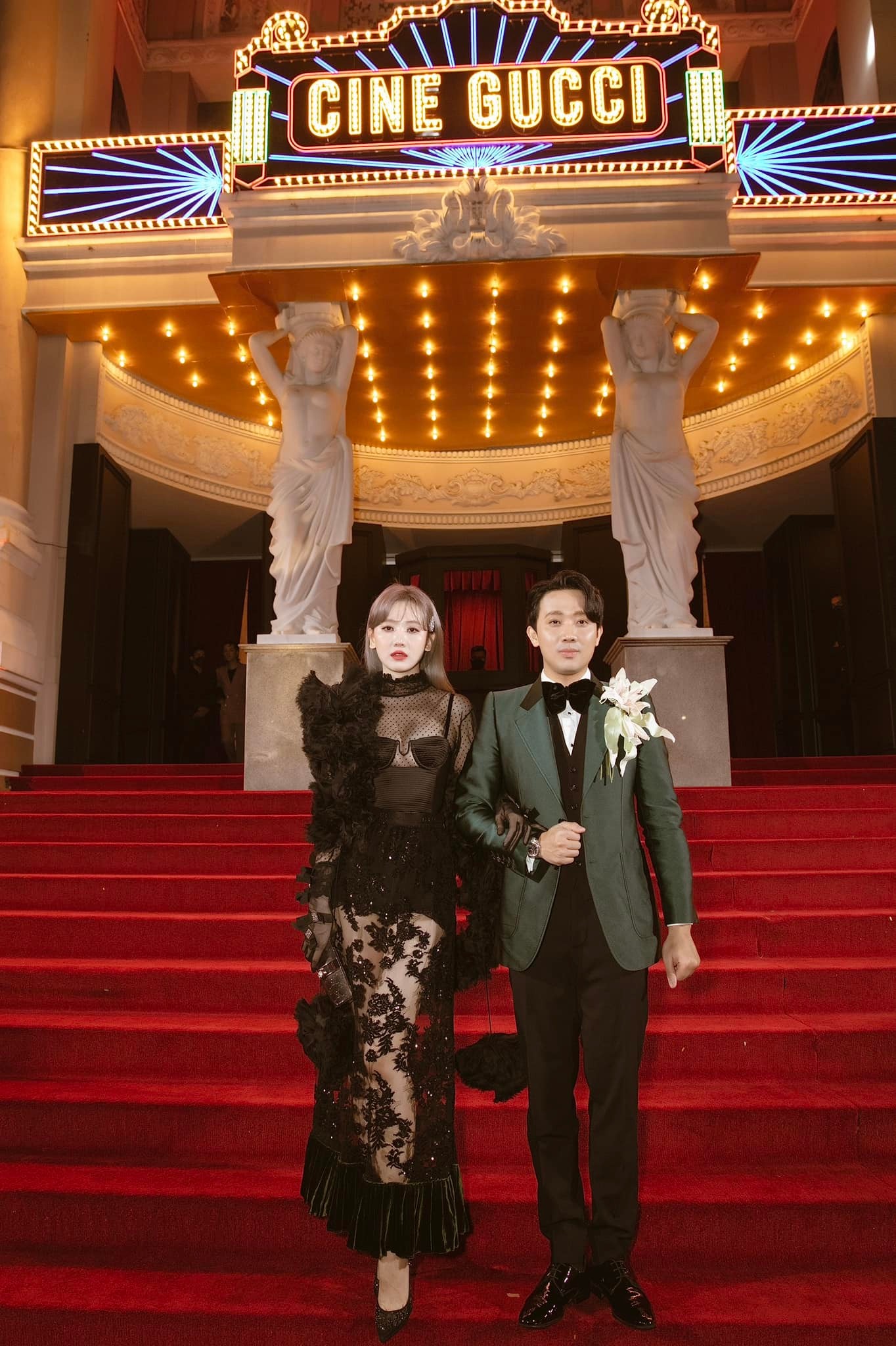 Hari-won-dien-do-xuyen-thau-tu-tin-tha-rong-khoe-vong-1-ngoai-co-va-vong-eo-phang-ly-lan-at-ha-ho-2