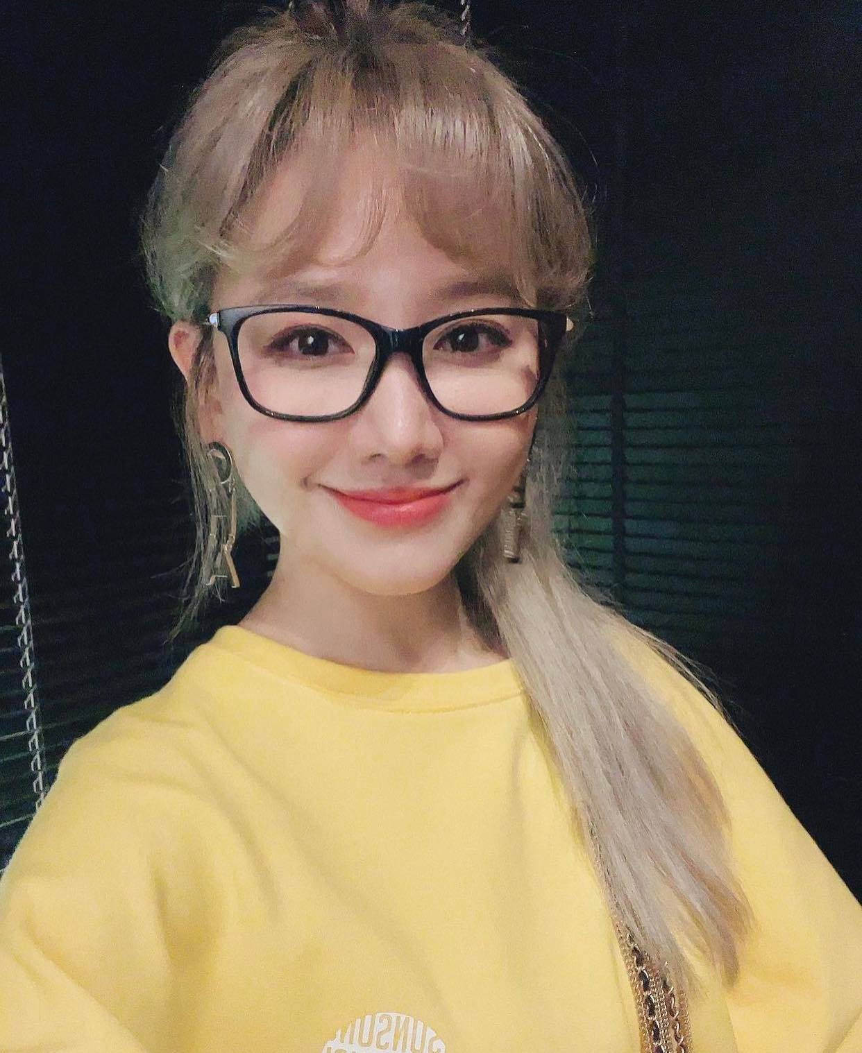 Loat-anh-boc-tran-nhan-sac-that-chua-qau-chinh-sua-cua-hari-won-khien-dan-tinh-ngo-ngang-5