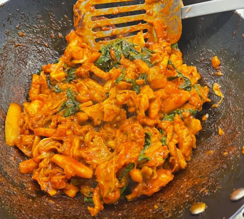 Bi-antifan-xuc-pham-nang-ne-sau-khi-ro-ton-hari-won-co-thai-phan-ung-cua-tran-thanh-khien-cdm-tram-tro-2