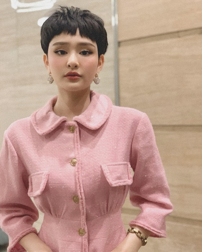 Hiền Hồ lộ h&igrave;nh ảnh mặc sưng v&ugrave; nghi vấn dao k&eacute;o qu&aacute; đ&agrave; khiến CĐM x&ocirc;n xao? 