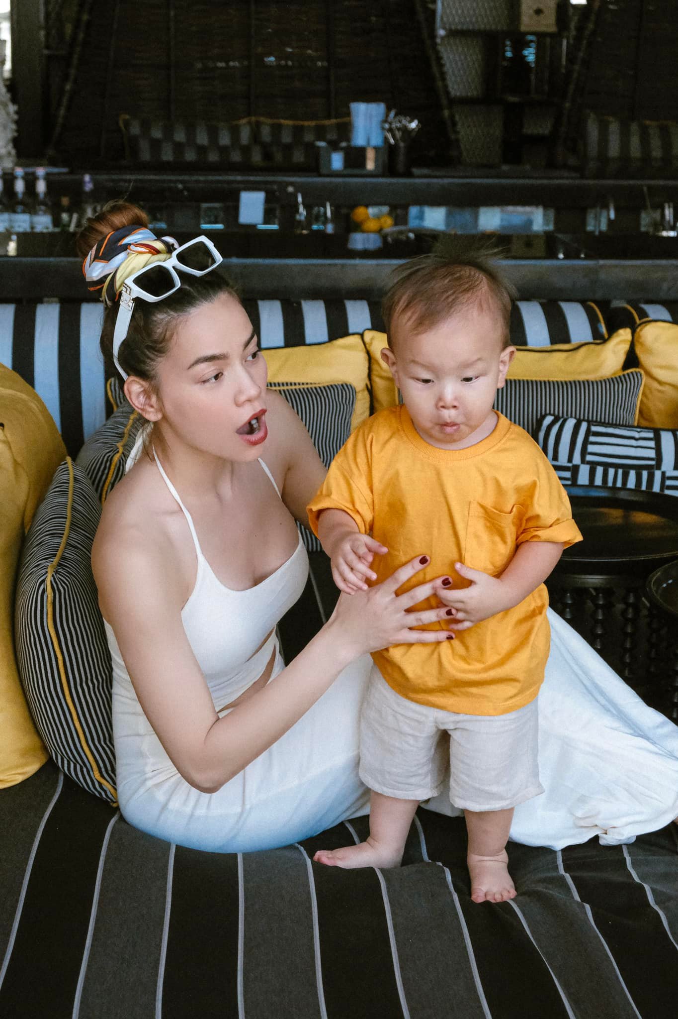 Khoanh-khac-leon-nha-ho-ngoc-ha-goi-ba-dong-dac-bieu-cam-cung-xiu-khien-dan-tinh-do-guc-3