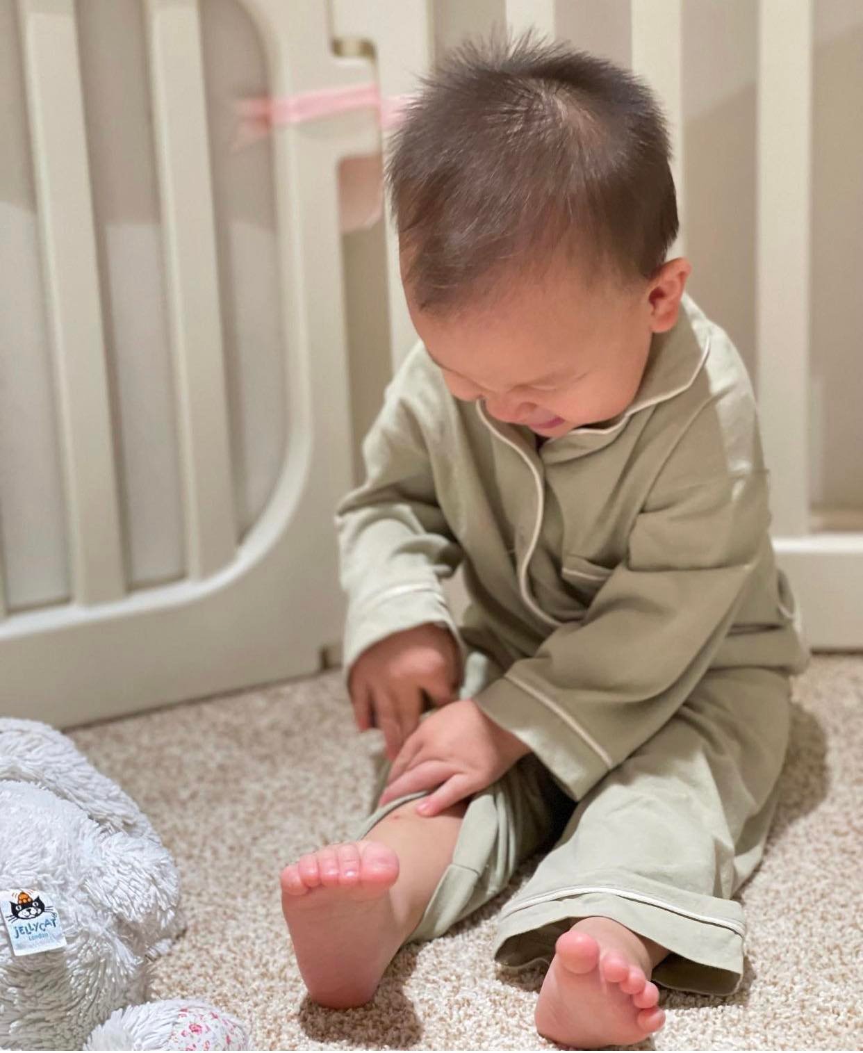 Ho-ngoc-ha-phai-hop-noi-bo-gia-dinh-de-tim-ra-cach-xu-ly-1-viec-ma-leon-thuong-lam-tren-may-bay-1