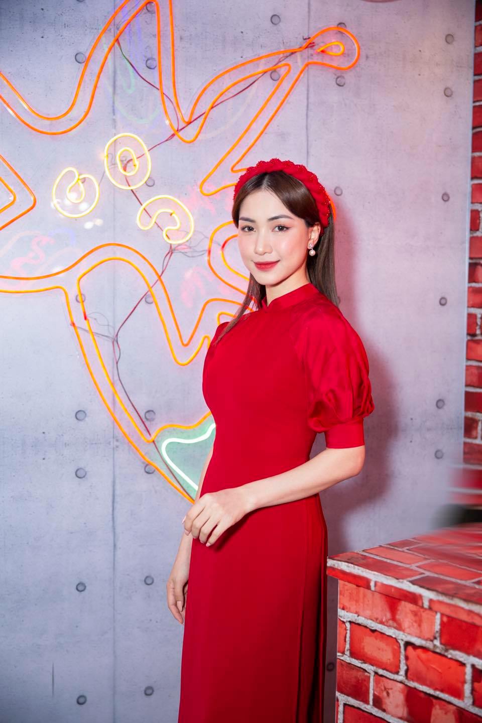 Hoa-minzy-bat-ngo-tung-loat-anh-cuoi-khan-gia-dong-loat-chuc-mung