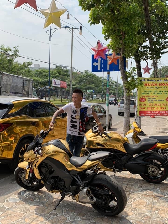 Số phận bộ sưu tập xe sang h&agrave;ng chục tỷ của Huấn 'hoa hồng' giờ ra sao?