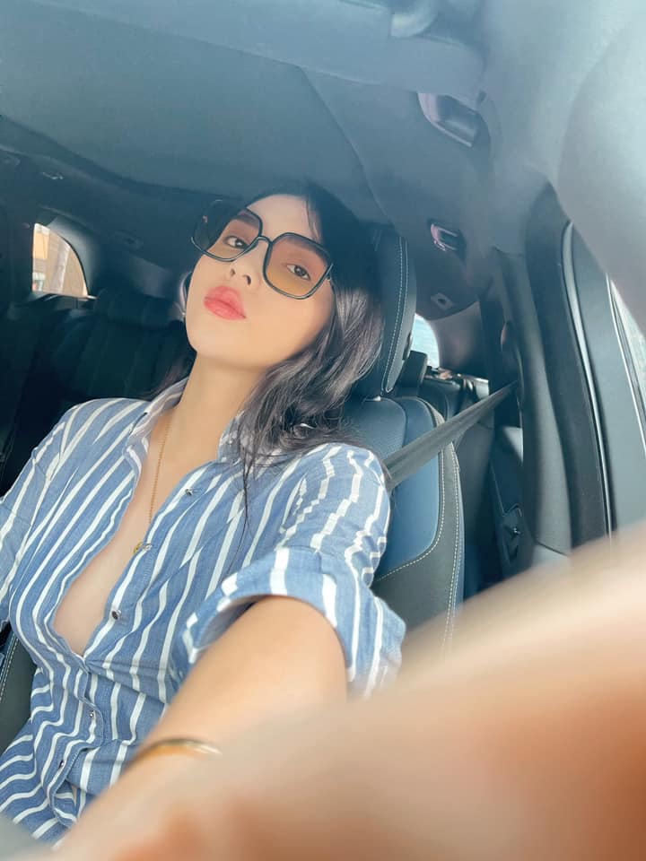 Chan-dai-tung-duoc-dang-le-nguyen-vu-dua-don-than-nhien-coi-bo-cuc-ao-lo-dung-cho-hiem-gay-ngo-ngang-2