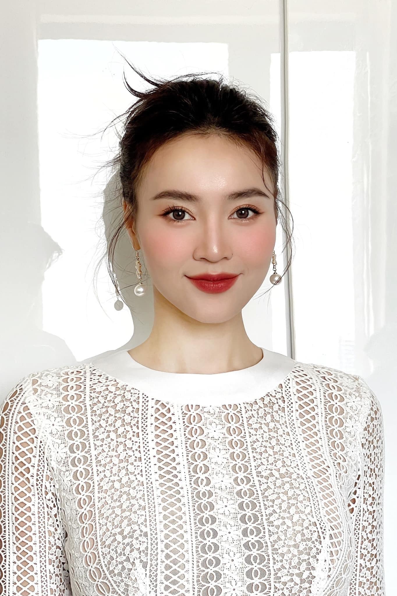 Ninh-duong-lan-ngoc-gap-su-co-bat-ngo-phai-khau-nhieu-mui-o-tran-khien-khan-gia-lo-lang