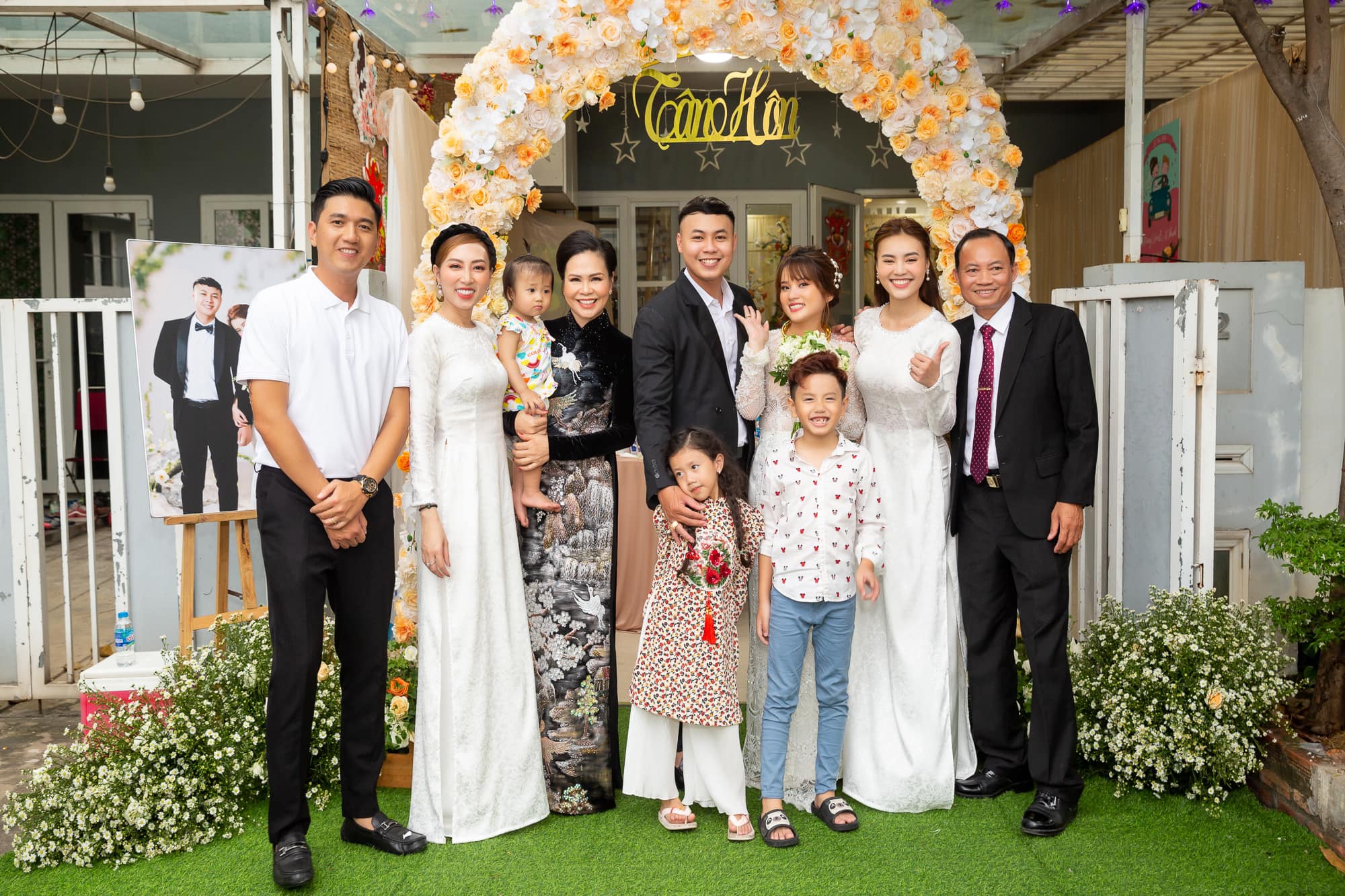 Vua-bao-tin-hi-ninh-duong-lan-ngoc-tiep-tuc-tung-clip-nhan-cuoi-hot-xoan-dep-me-man-gay-sot-cdm-4