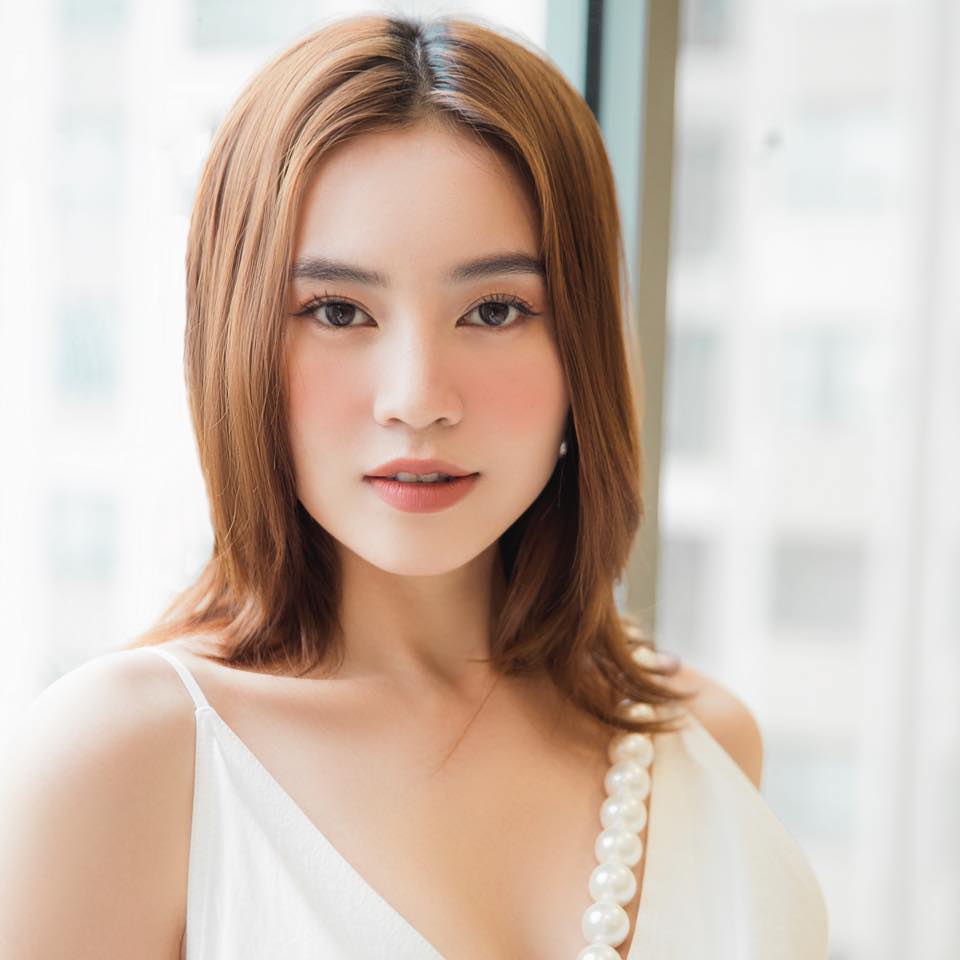 Ninh-duong-lan-ngoc-rung-roi-chan-tay-bao-tin-tang-su-khan-gia-xot-xa-gui-loi-chia-buon