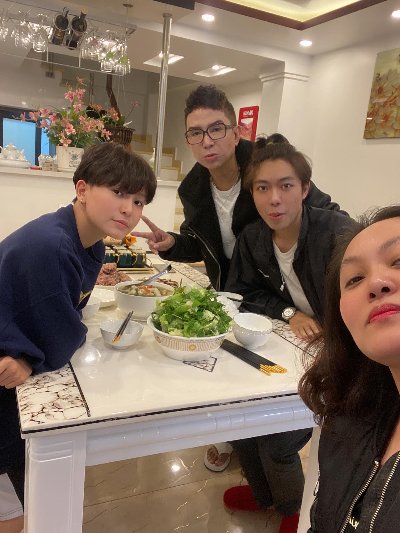 Ven-man-bi-mat-tinh-trang-hon-nhan-hien-tai-cua-long-nhat-sau-nhieu-nam-bi-don-lay-vo-lam-binh-phong