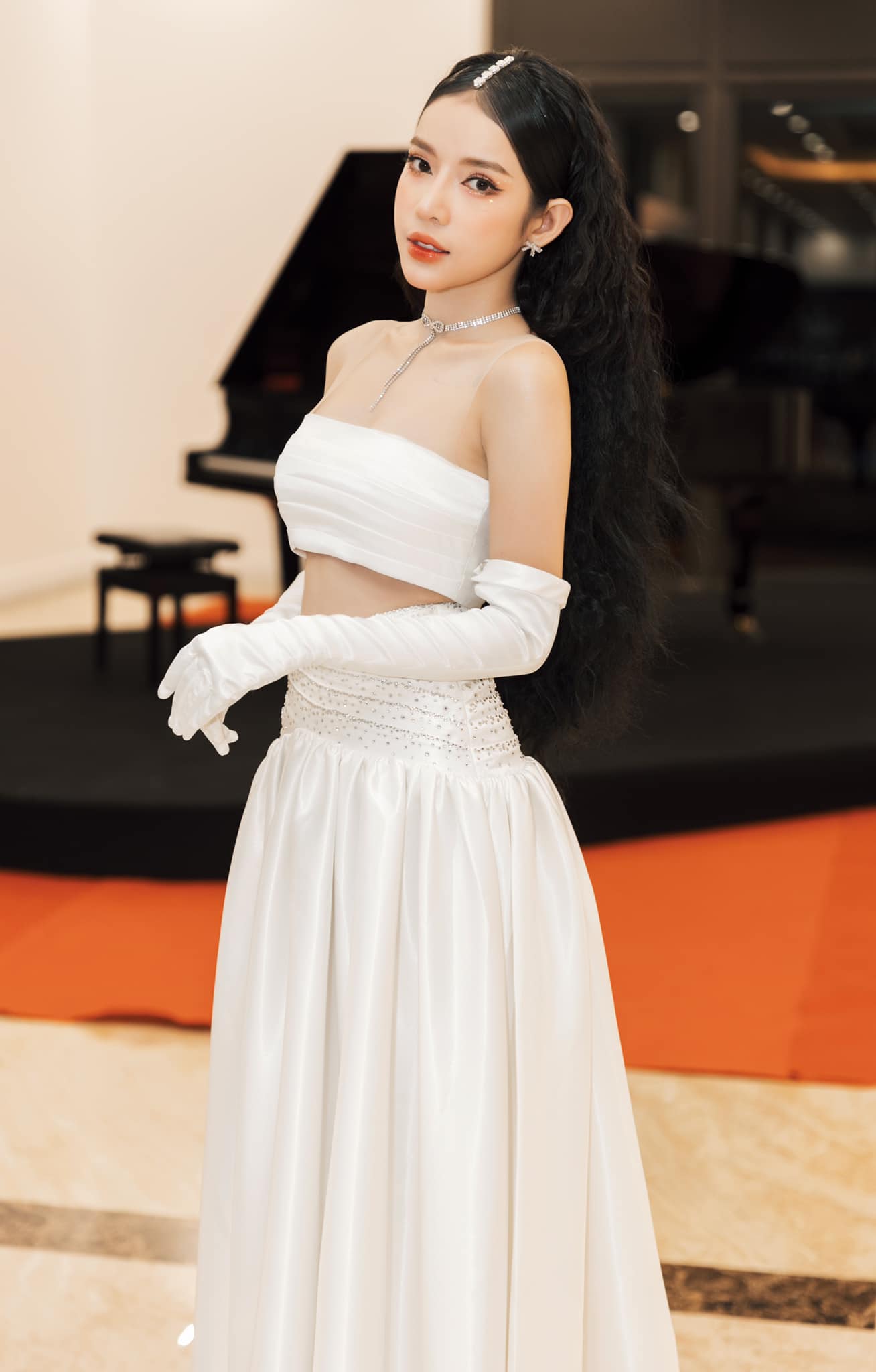 Khan-gia-lo-lang-khi-biet-tin-ca-si-lyly-dang-bi-tram-cam