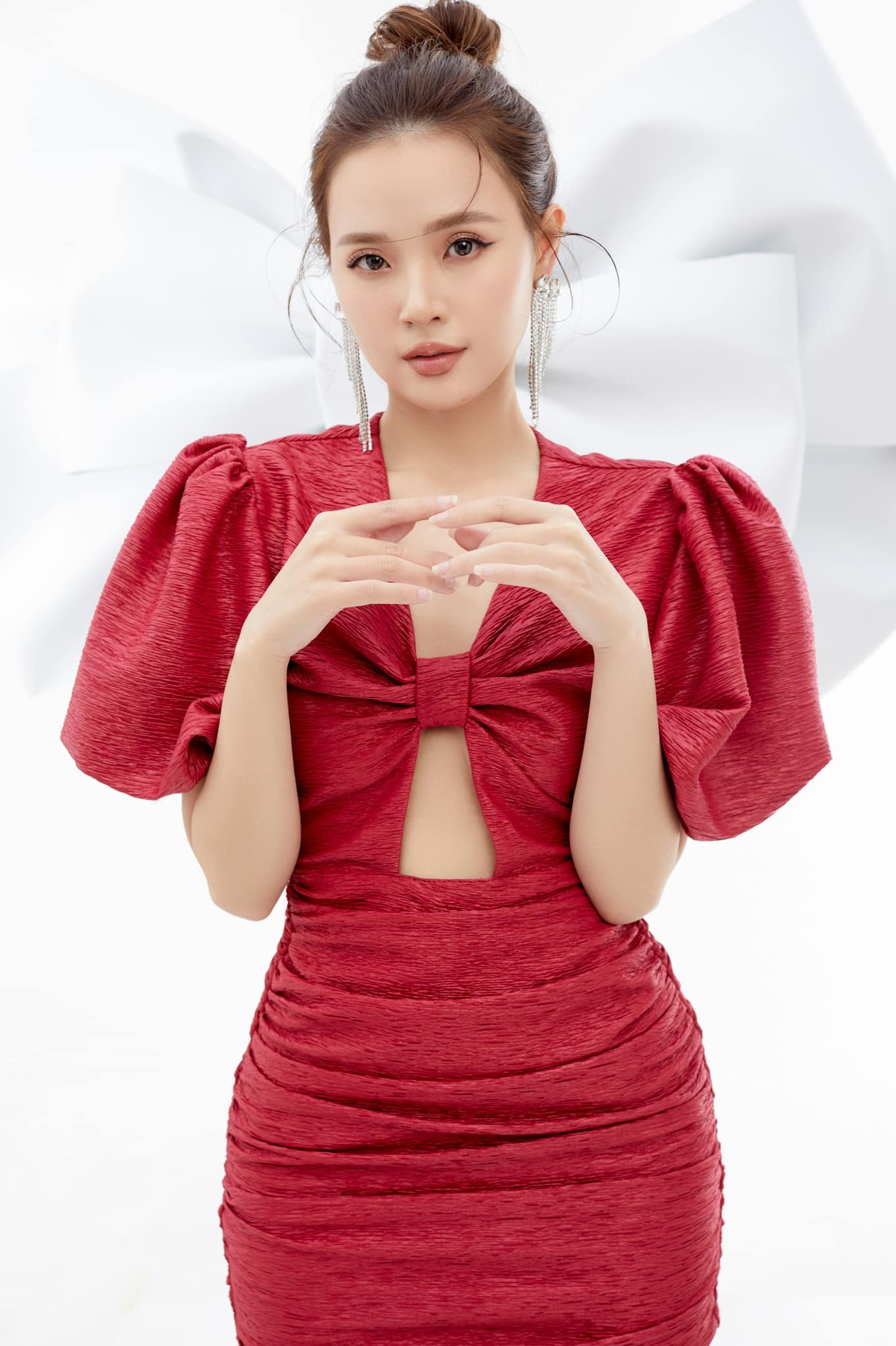 Loat-anh-camera-thuong-chua-chinh-sua-cua-midu-lo-nhan-sac-va-voc-dang-doi-thuc-khac-xa-anh-tu-dang