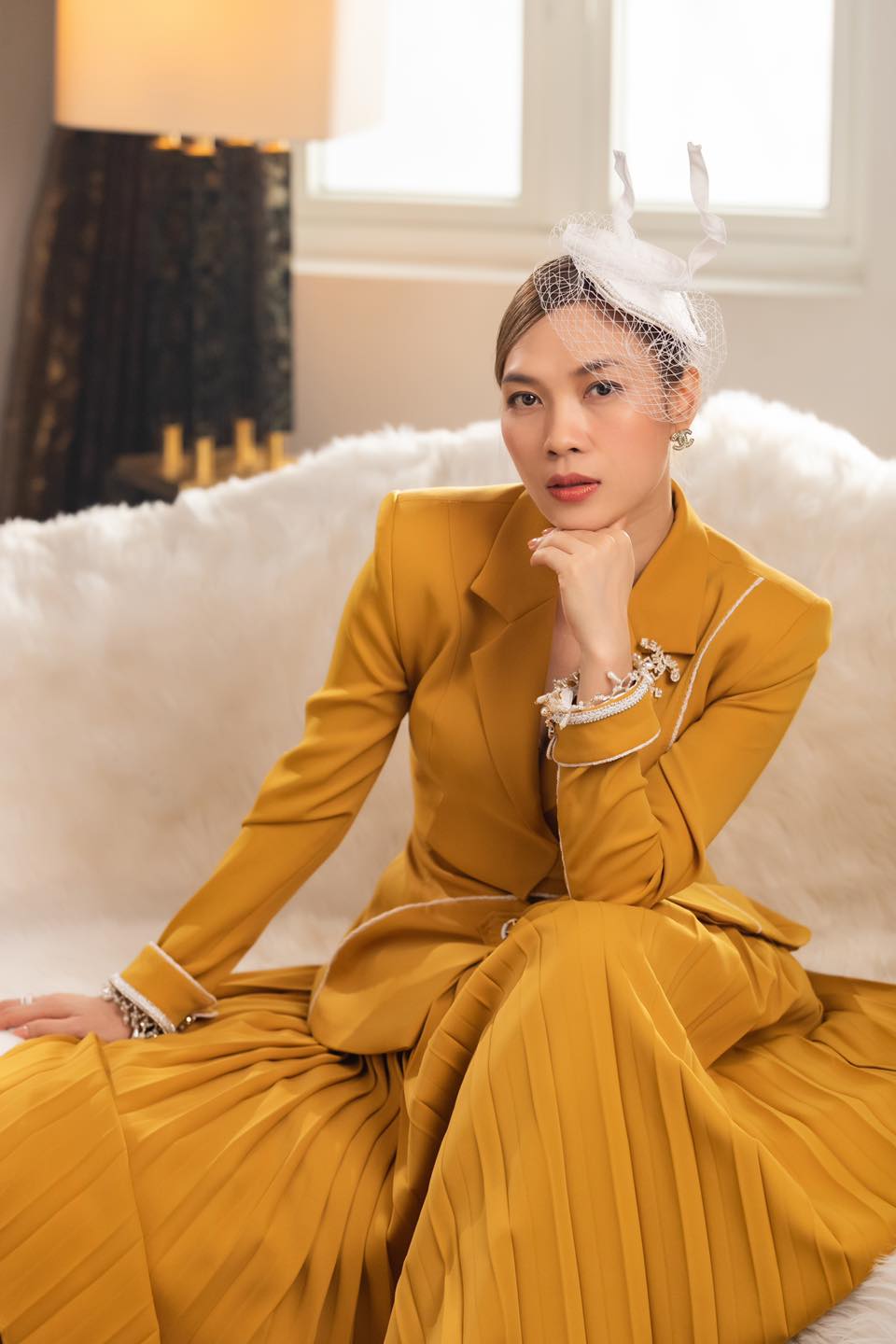 My-nhan-u40-chua-1-cong-khai-nguoi-yeu-so-huu-biet-thu-tram-ty-duoc-hang-loat-sao-nam-me-man