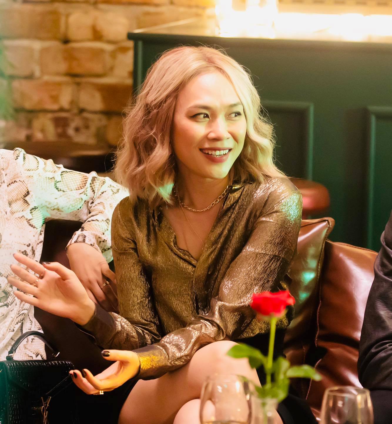 My-nhan-u40-chua-1-cong-khai-nguoi-yeu-so-huu-biet-thu-tram-ty-duoc-hang-loat-sao-nam-me-man-7