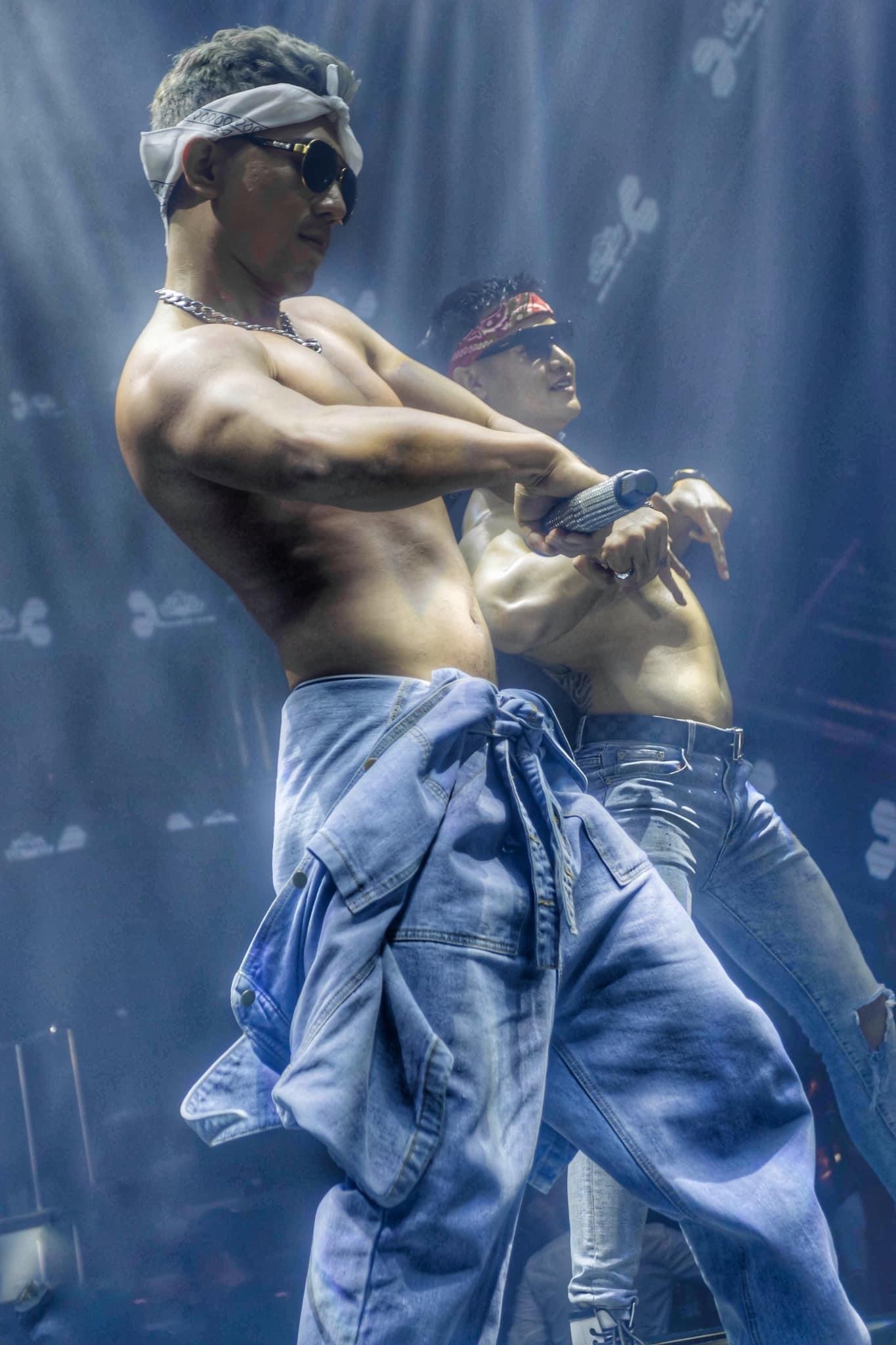 Anh-nong-cua-ngan-98-va-luong-bang-quang-tren-o-to-khien-cdm-do-mat-khi-xem