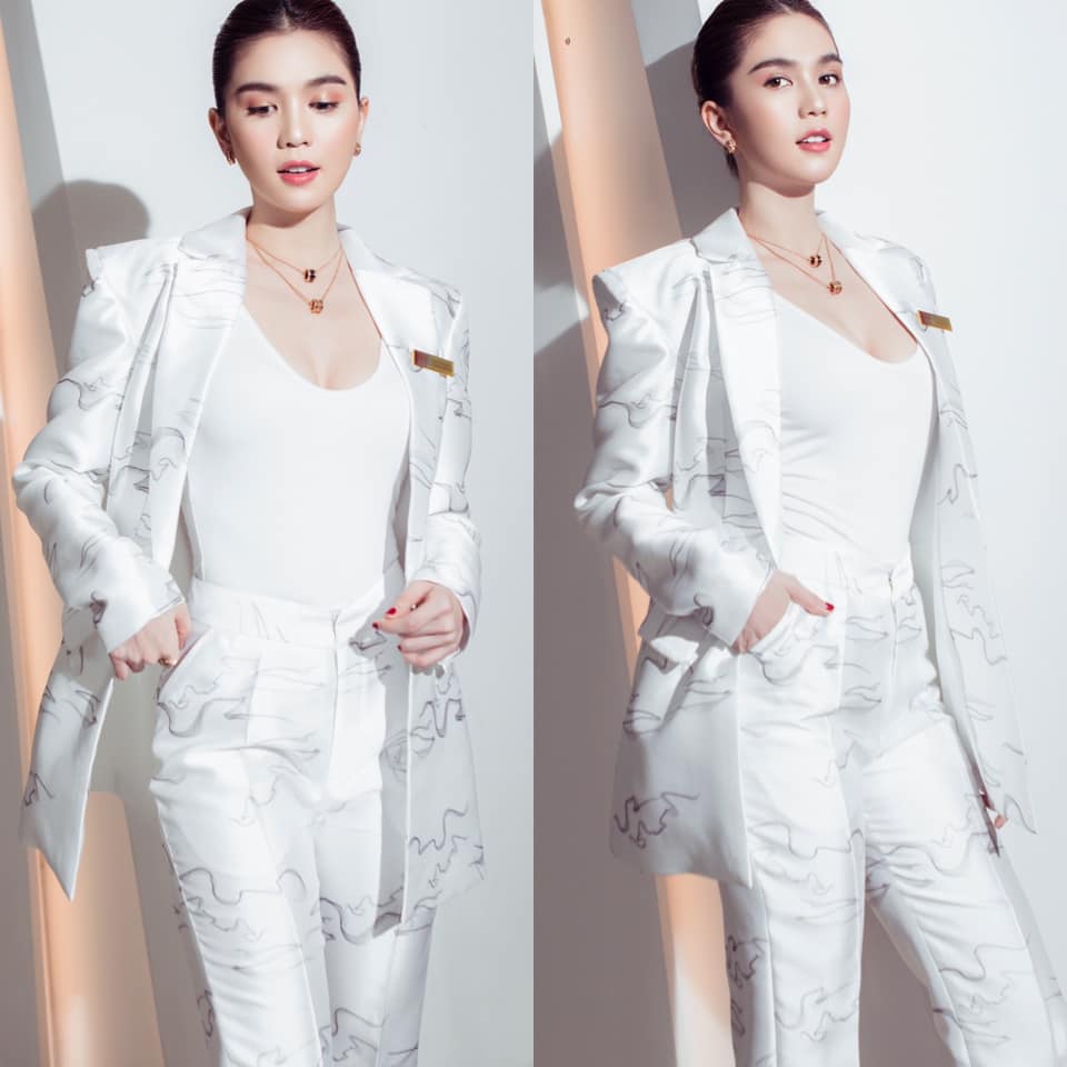 Clip-quay-len-can-canh-ngoc-trinh-ngoai-doi-thuc-lo-ro-dien-mao-va-voc-dang-that-u30-gay-ngo-ngang