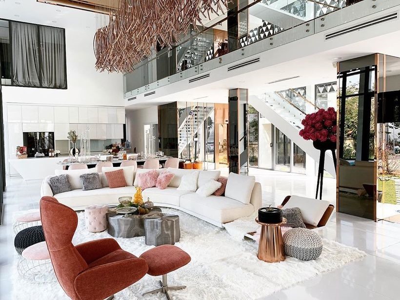 Diem-lai-nhung-lan-ngoc-trinh-bi-to-dung-hang-fake-du-o-nha-hon-50-ty-so-huu-xe-hang-chuc-ty-dong-3