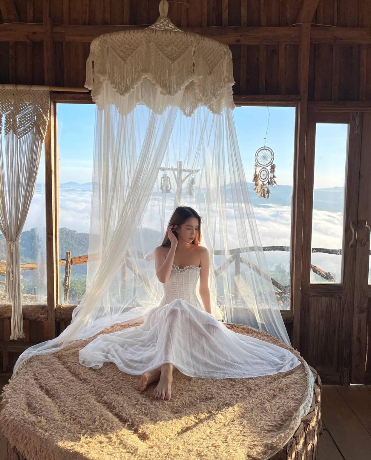 Khong-ho-danh-nu-hoang-noi-y-ngoc-trinh-khien-dan-tinh-do-guc-voi-loat-anh-giuong-chieu-nong-bong-2