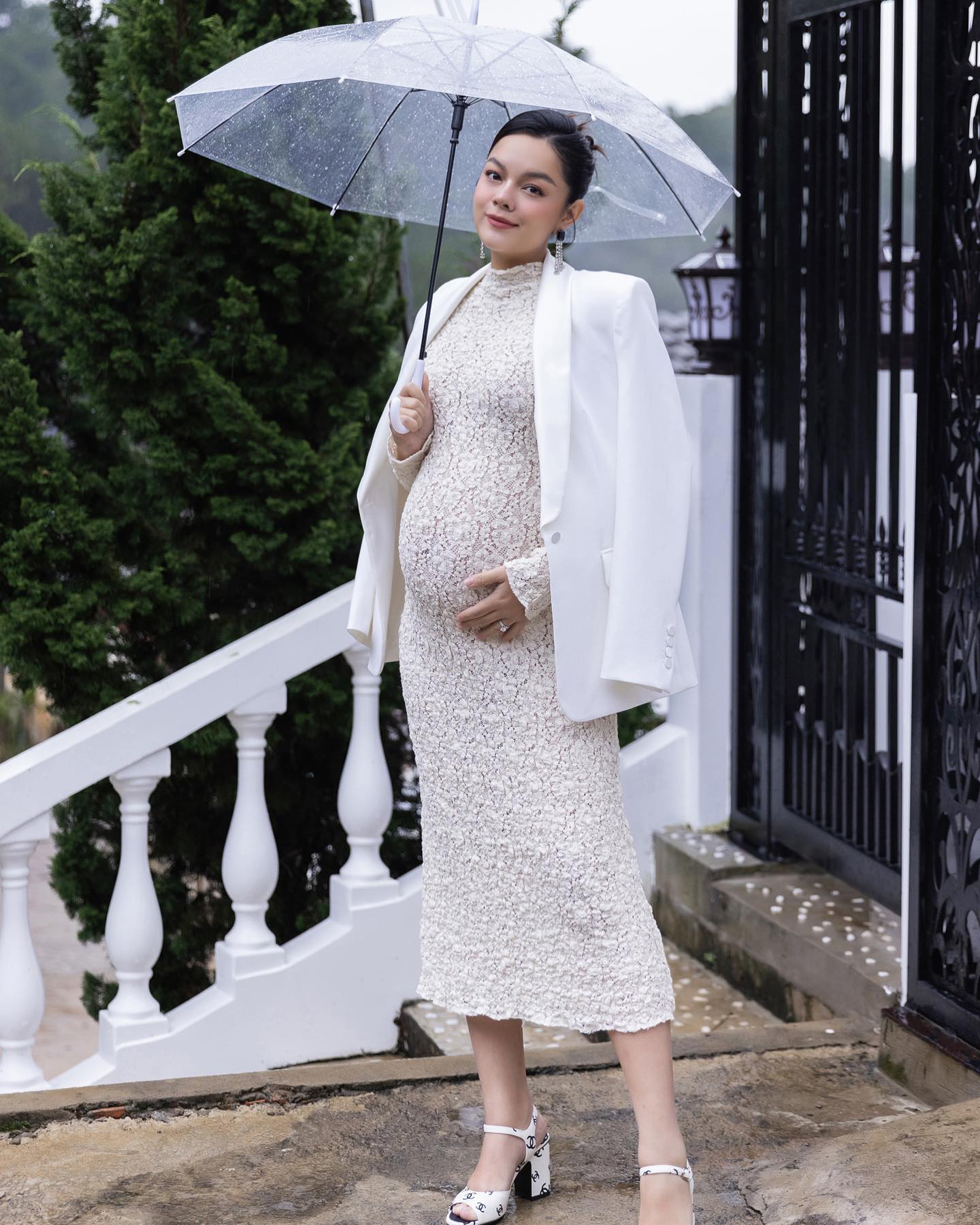 Ro-tin-pham-quynh-anh-vua-ha-sinh-be-gai-sau-it-ngay-xac-nhan-dang-co-thai-con-thu-3