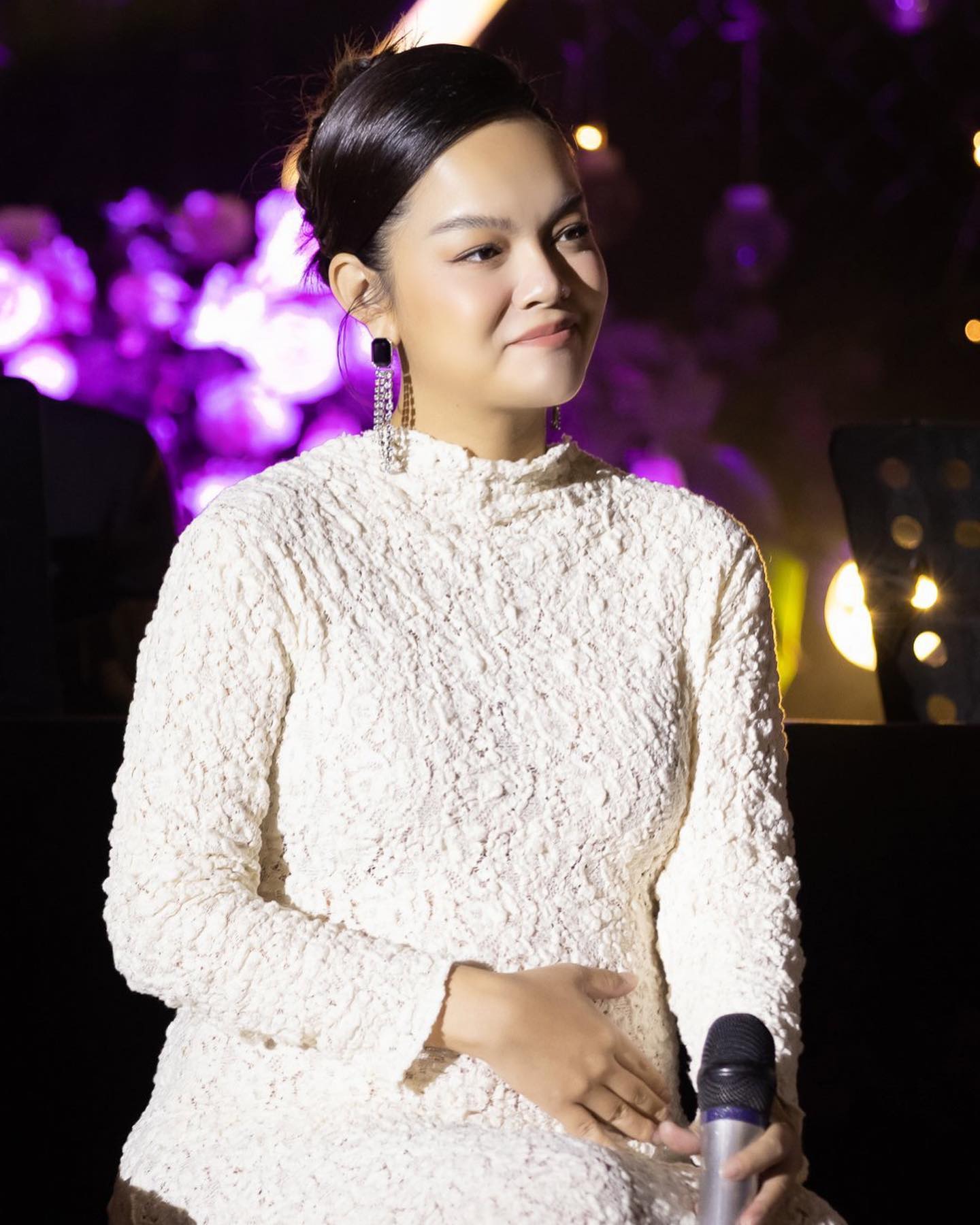 Ro-tin-pham-quynh-anh-vua-ha-sinh-be-gai-sau-it-ngay-xac-nhan-dang-co-thai-con-thu-3