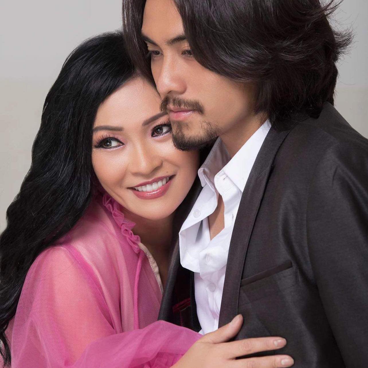 Sau-khi-len-tieng-lam-ro-moi-quan-he-that-phuong-thanh-tung-anh-tinh-tu-ben-ban-trai-kem-18-tuoi-3