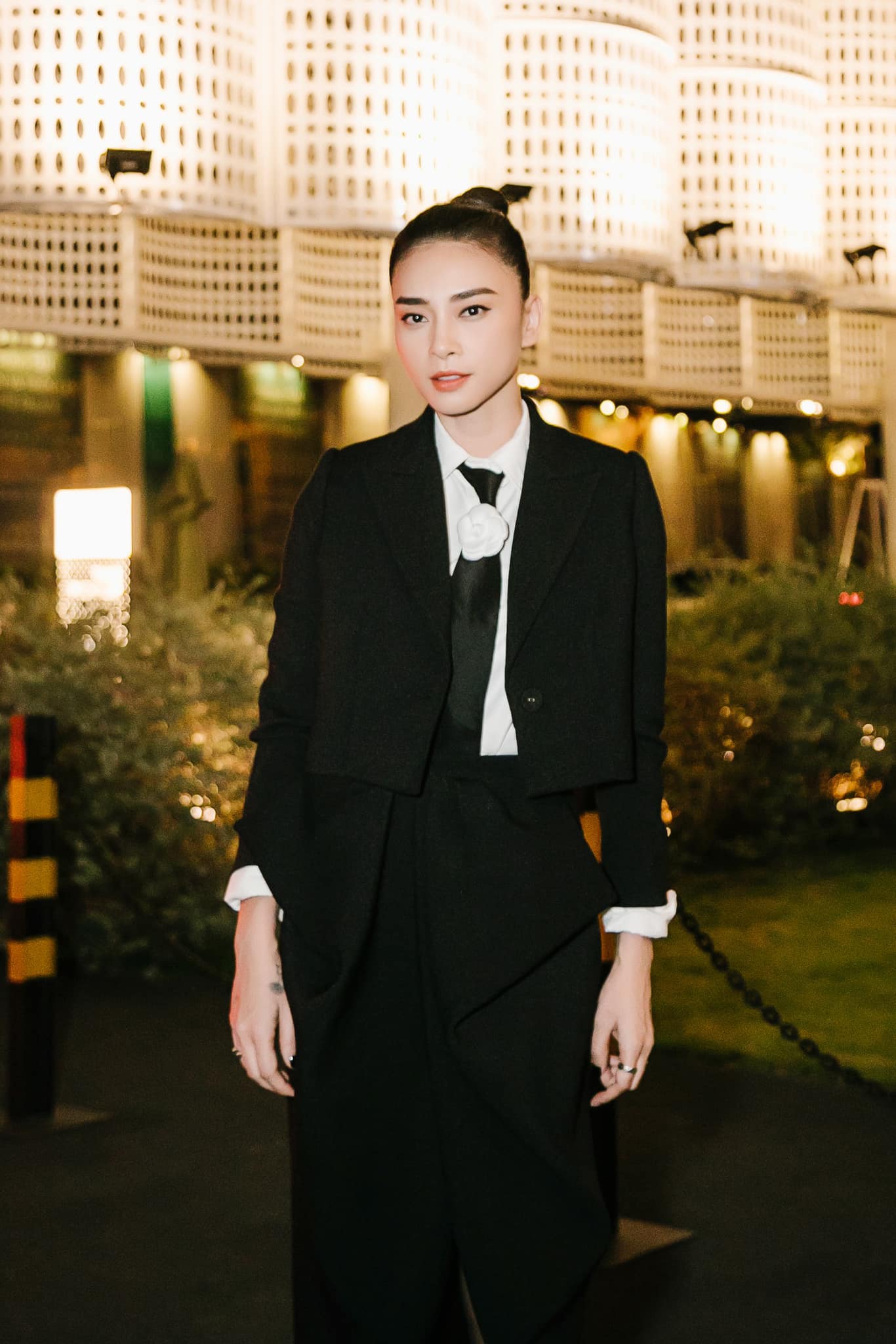 Sao-nu-so-huu-nhan-sac-khong-tuoi-my-tam-ly-nha-ky-giau-co-bac-nhat-showbiz-u40-van-doc-than