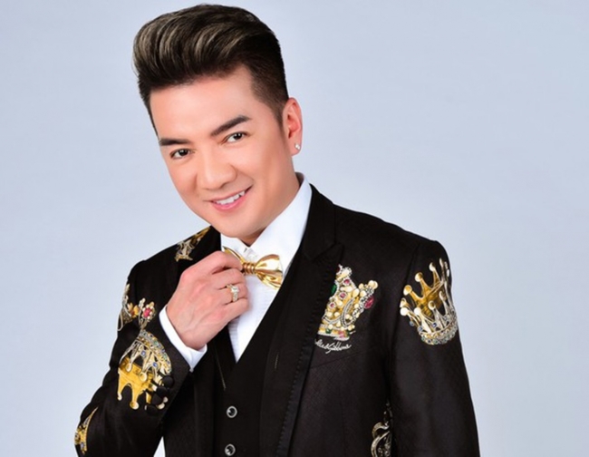 Sao-7-4-dam-vinh-hung-bao-tin-vui-trong-dai-o-tuoi-50-ly-nha-ky-cong-khai-danh-tinh-nguoi-yeu-dien-trai