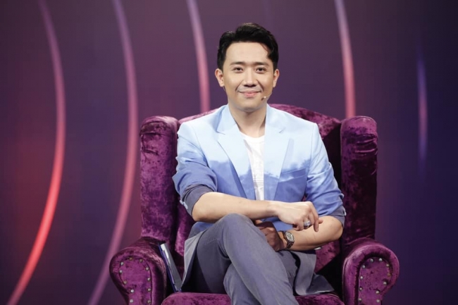 Sao-22-4-chup-len-my-tam-bang-camera-thuong-dam-vinh-hung-dang-dan-cau-xin-su-giup-do