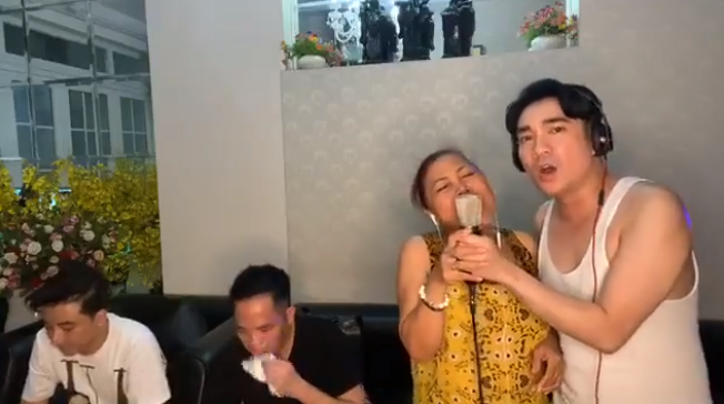 danh-tinh-sao-nu-tung-duoc-dam-vinh-hung-hon-moi-cong-khai-no-hang-chuc-ty-phai-ve-que-nuoi-heo