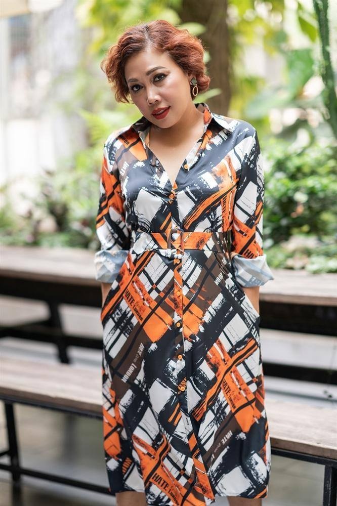 danh-tinh-sao-nu-tung-duoc-dam-vinh-hung-hon-moi-cong-khai-no-hang-chuc-ty-phai-ve-que-nuoi-heo