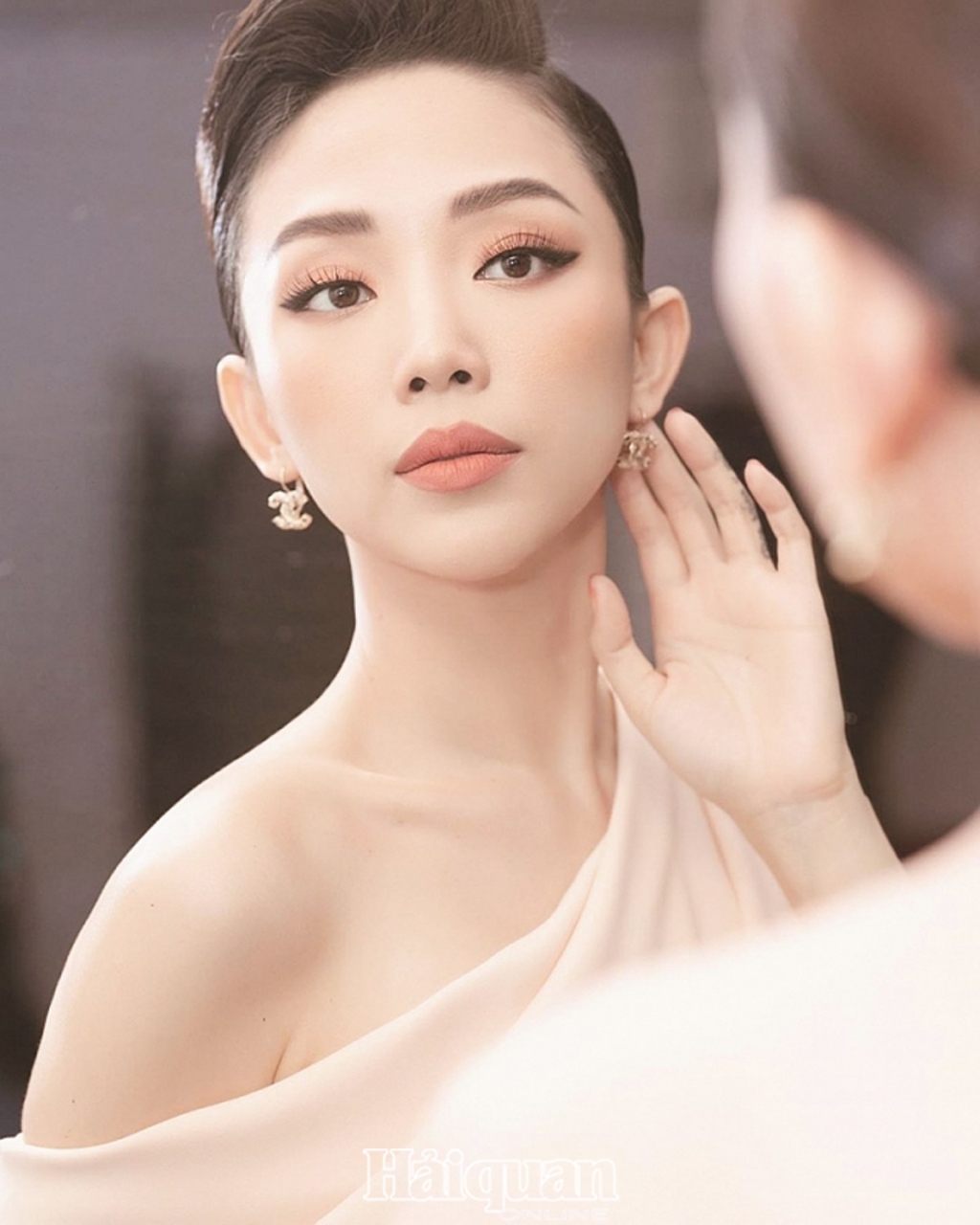  9-dieu-toi-ky-cua-gioi-nghe-si-khong-cho-tre-da-vao-ruong-do-dien-khong-cho-tien-nguoi-an-xin