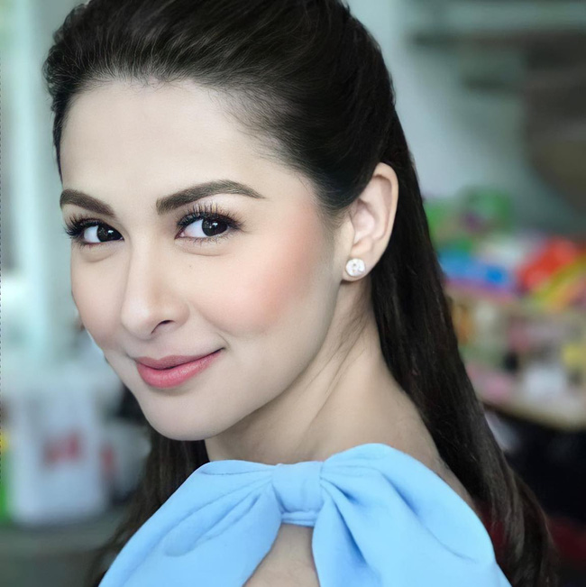 Boc-tran-nhan-sac-doi-thuc-cua-my-nhan-dep-nhat-philippine-qua-camera-thuong-gay-ngo-ngang