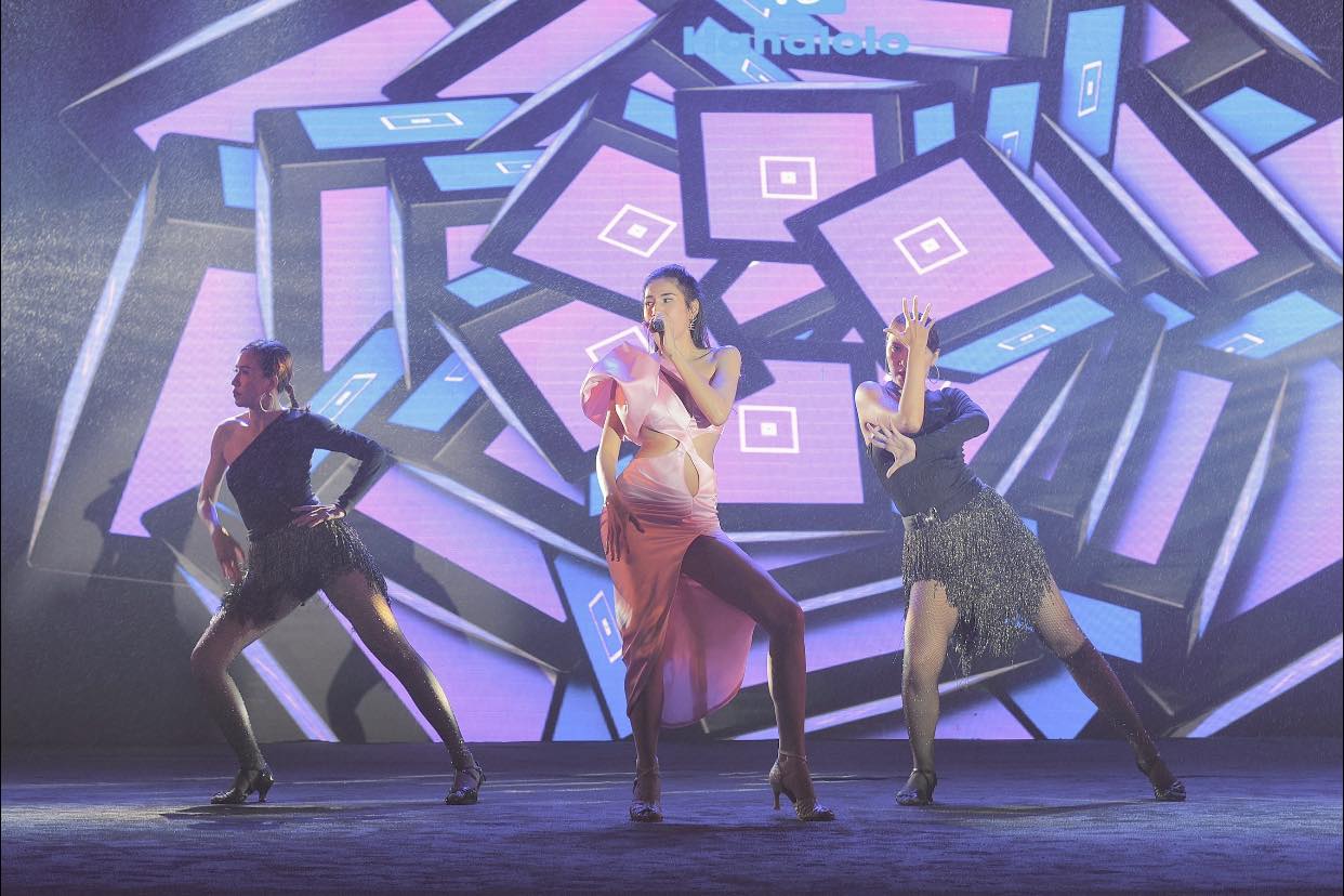 Sau-chuyen-di-mien-trung-thuy-tien-dang-dan-ke-lai-cau-chuyen-chua-tung-trai-qua-gay-xon-xao-cdm-6