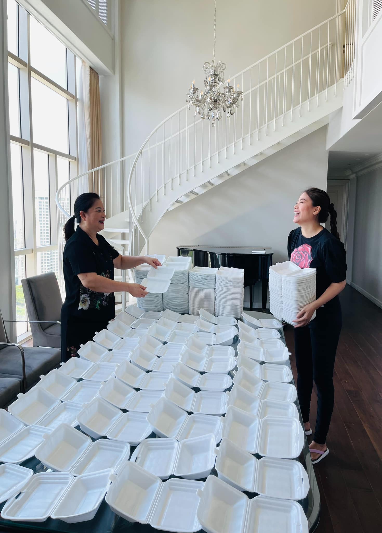 Tinh-cu-kim-ly-lo-ro-nhan-sac-that-tuoi-44-qua-camera-thuong-body-doi-thuc-thua-xa-me-3-con-ha-ho