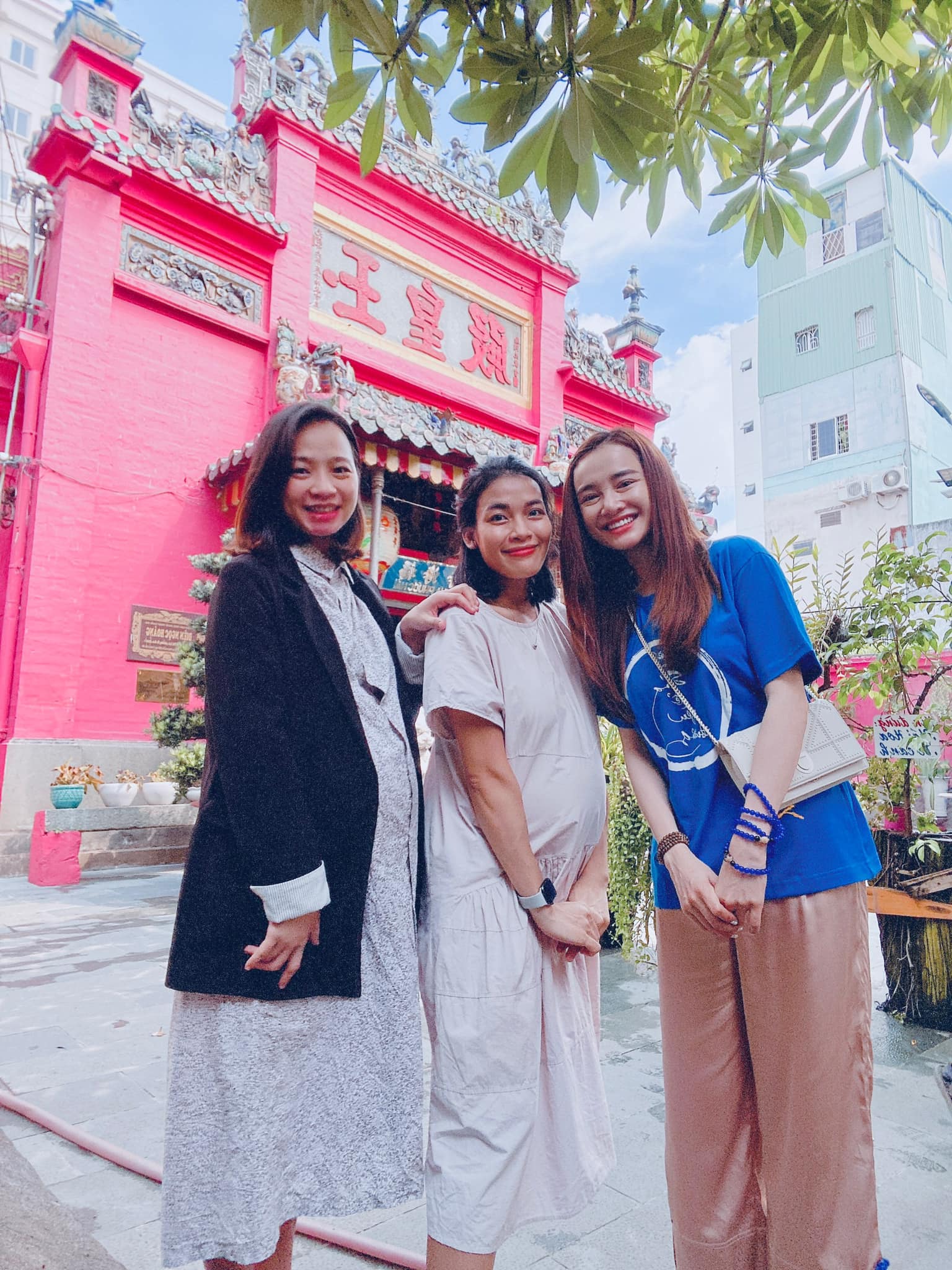 Bat-tron-canh-nha-phuong-di-chua-cung-hoi-ban-sac-voc-doi-thuc-tuoi-31-khien-dan-tinh-xuyt-xoa-2