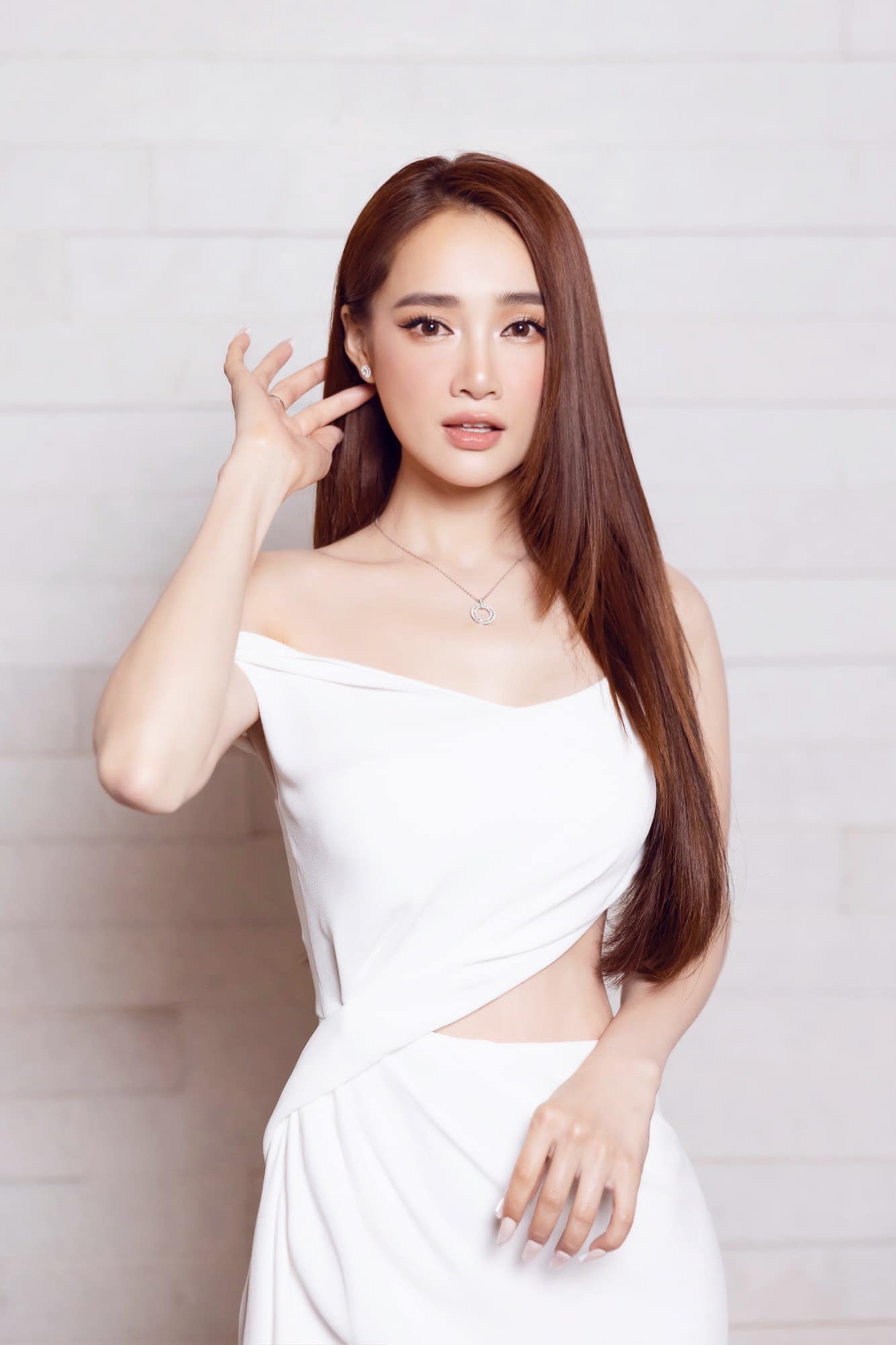 Bat-tron-canh-nha-phuong-di-chua-cung-hoi-ban-sac-voc-doi-thuc-tuoi-31-khien-dan-tinh-xuyt-xoa-4