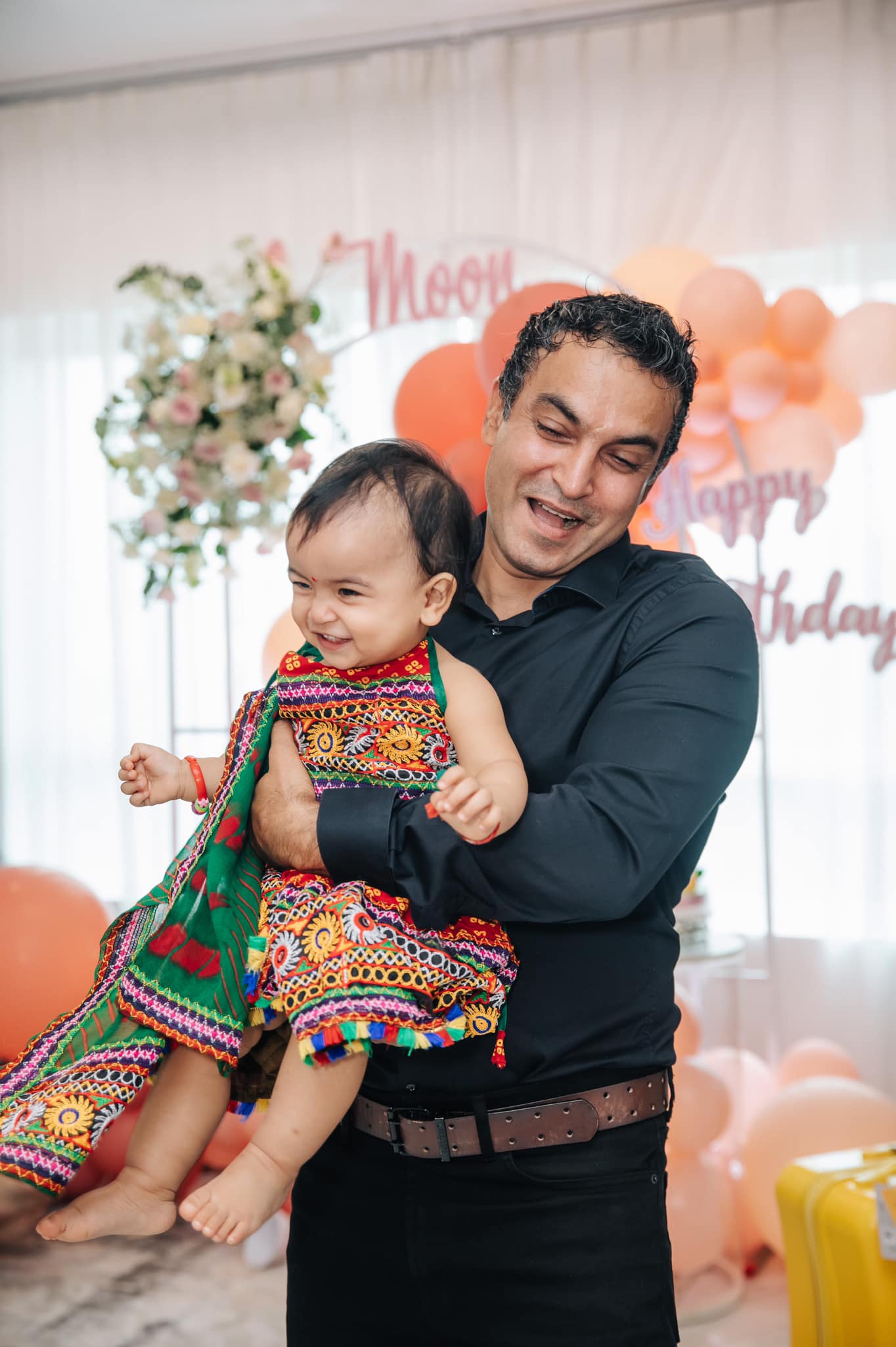 Vo-ha-tram-rang-ro-ben-gia-dinh-nho-nhap-dip-sinh-nhat-con-gai-cung-3