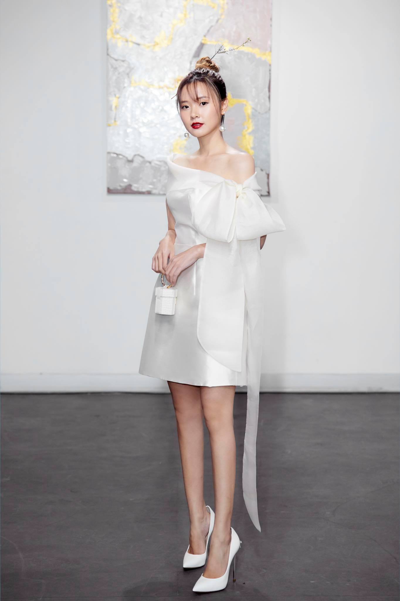 3-sao-nu-co-so-can-nang-thap-nhat-trong-showbiz-viet-nha-phuong-van-phai-chao-thua-midu