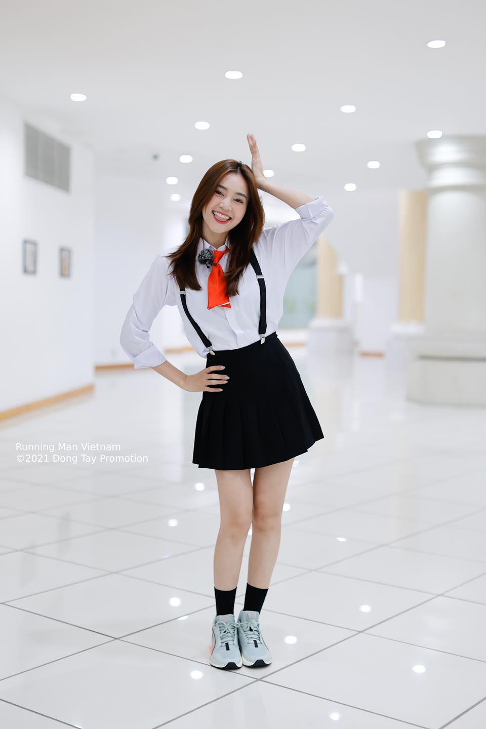 3-sao-nu-co-so-can-nang-thap-nhat-trong-showbiz-viet-nha-phuong-van-phai-chao-thua-midu