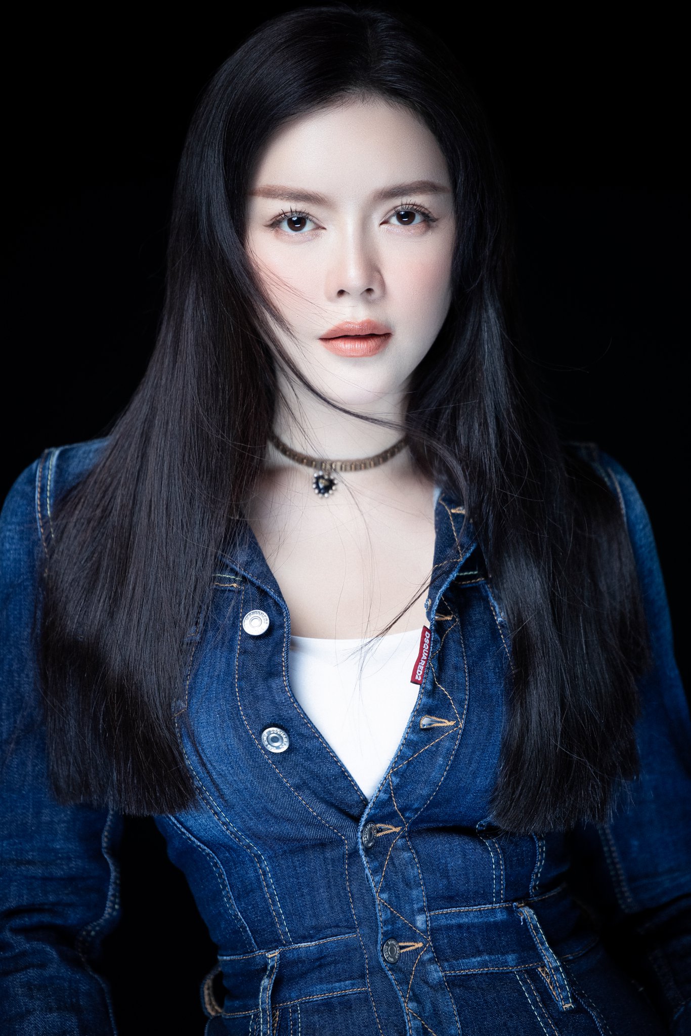 Xuat-hien-doan-clip-ly-nha-ky-say-xin-to-ro-tam-trang-buon-rau