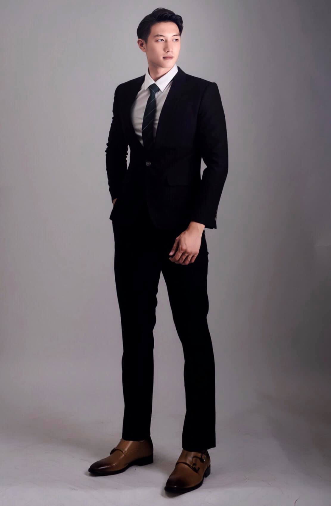 Bat-tron-canh-ly-nha-ky-dang-om-chat-anh-chang-dien-trai-cu-dan-mang-ngo-ngang-khi-biet-danh-tinh-6