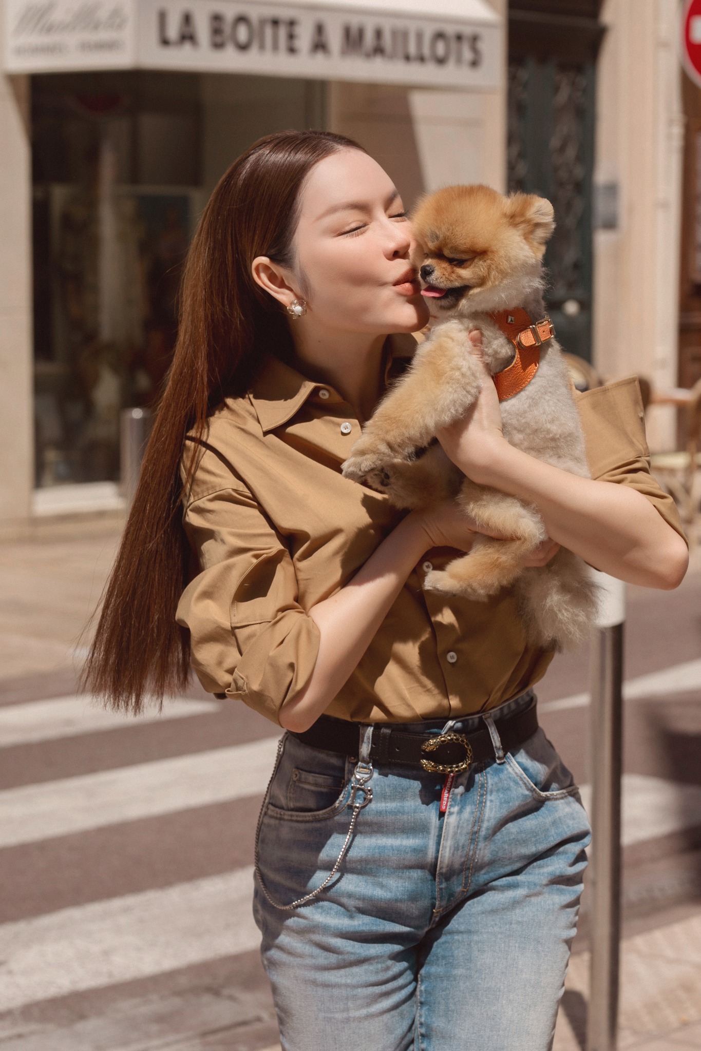 Ly-nha-ky-dien-set-do-theo-phong-cach-duong-pho-tu-tin-sai-buoc-o-troi-tay-khoe-sac-voc-an-tuong-5