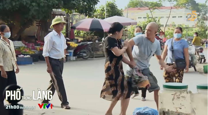 Pho-trong-lang-tap-14-phan-ung-cua-ba-may-khi-biet-con-gai-yeu-nam-men-danh-vo-ong-quyen-giua-cho