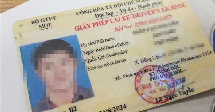 Mất bằng lái xe bao nhiêu lần thì phải thi lại cả lý thuyết và thực hành?