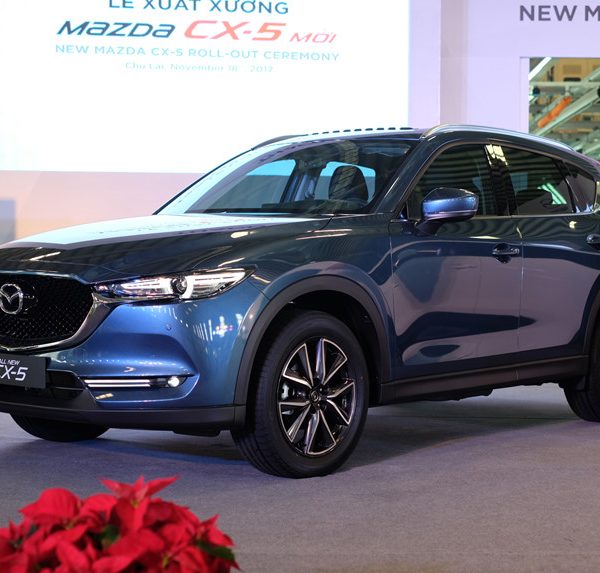 Loạt xe Mazda, Nissan hạ giá 100 triệu đồng ở Việt Nam
